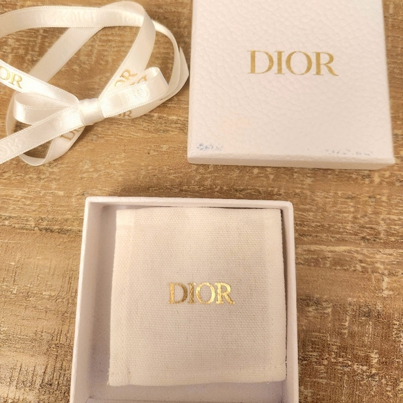 AUTHENTIC DIOR CODE EARRINGS - Picture 7 of 7